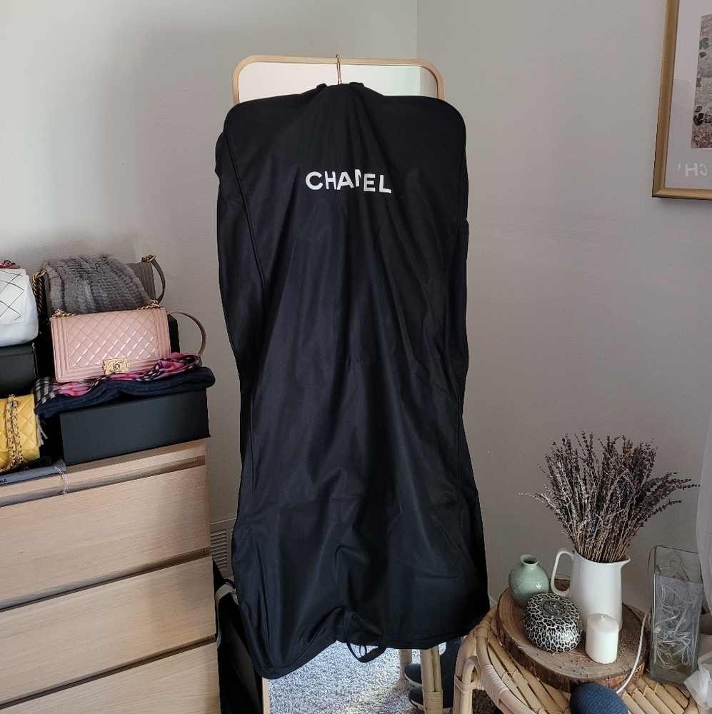 CHANEL velvet black coat - Picture 13 of 16
